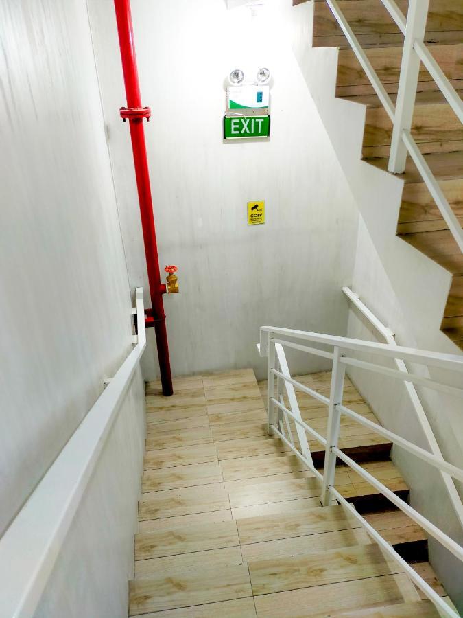 Pasay Centrale Hotel Bagian luar foto