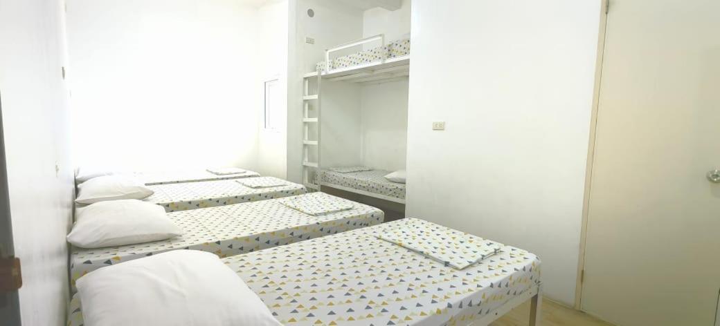 Pasay Centrale Hotel Bagian luar foto